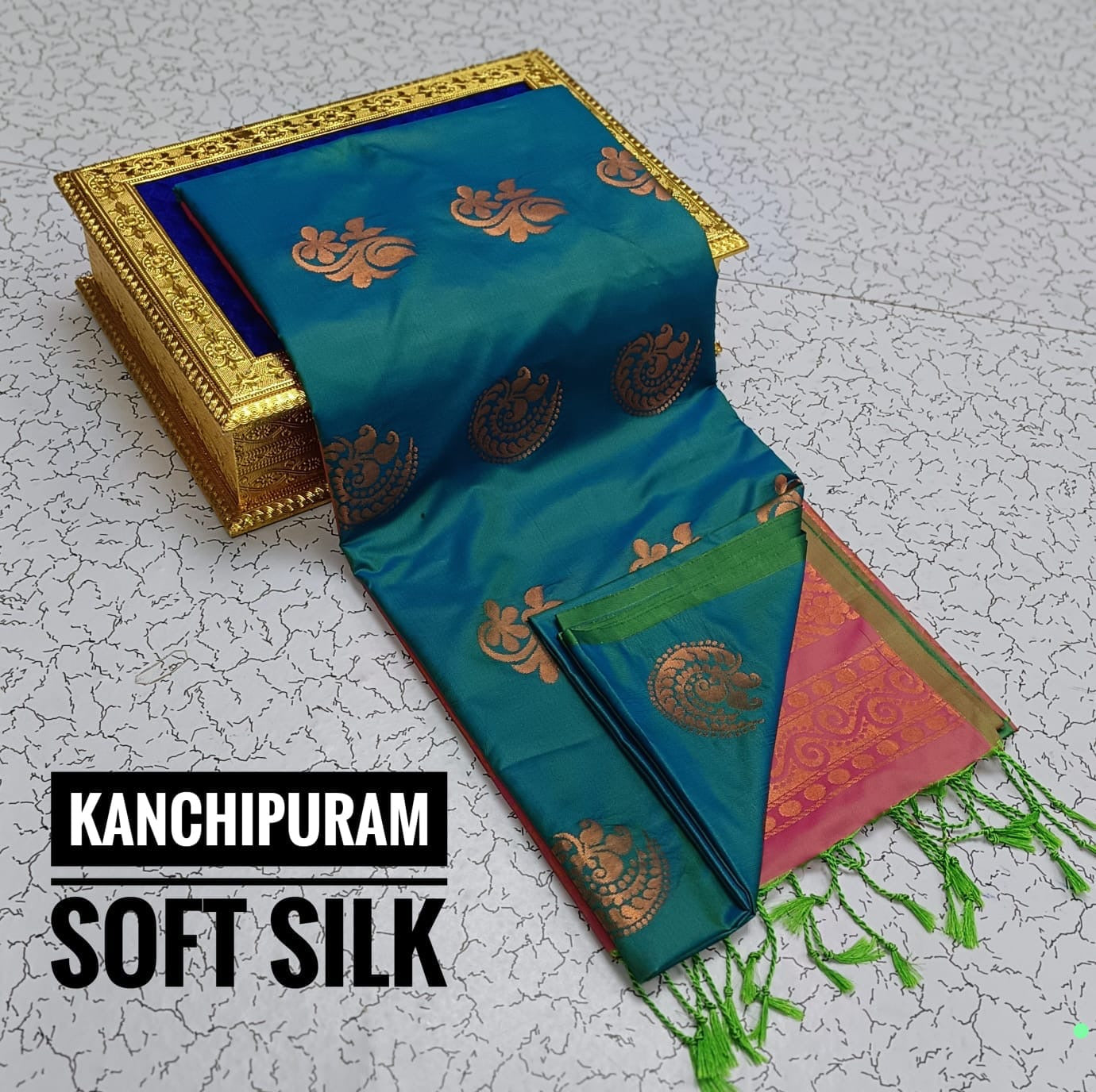 Kanchipuram Soft Silk Saree – Dual Tone Elegance