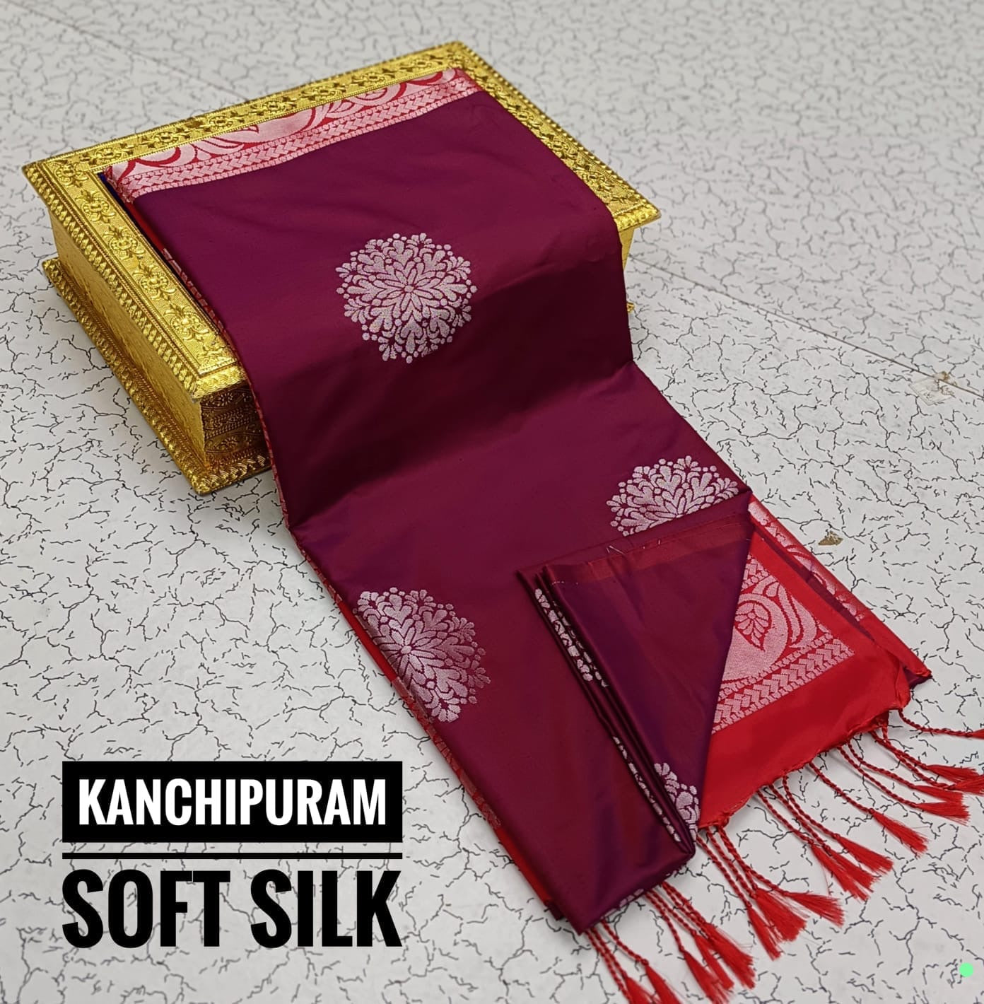 Kanchipuram Soft Silk Saree – Dual Tone Elegance