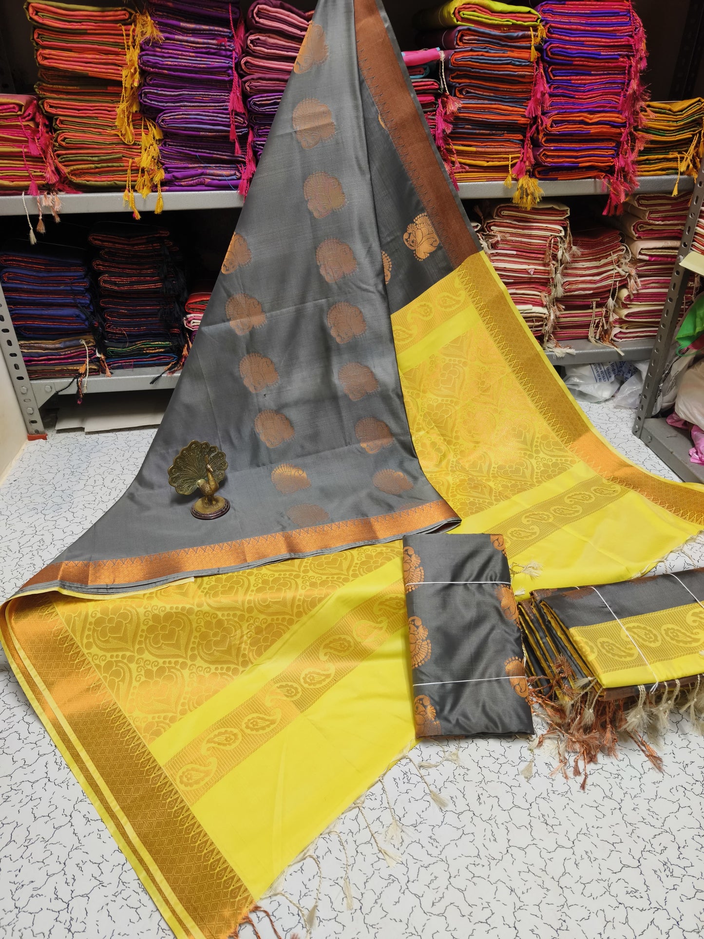 Soft Silk Beauty with Contrast Colors and Korvai Border