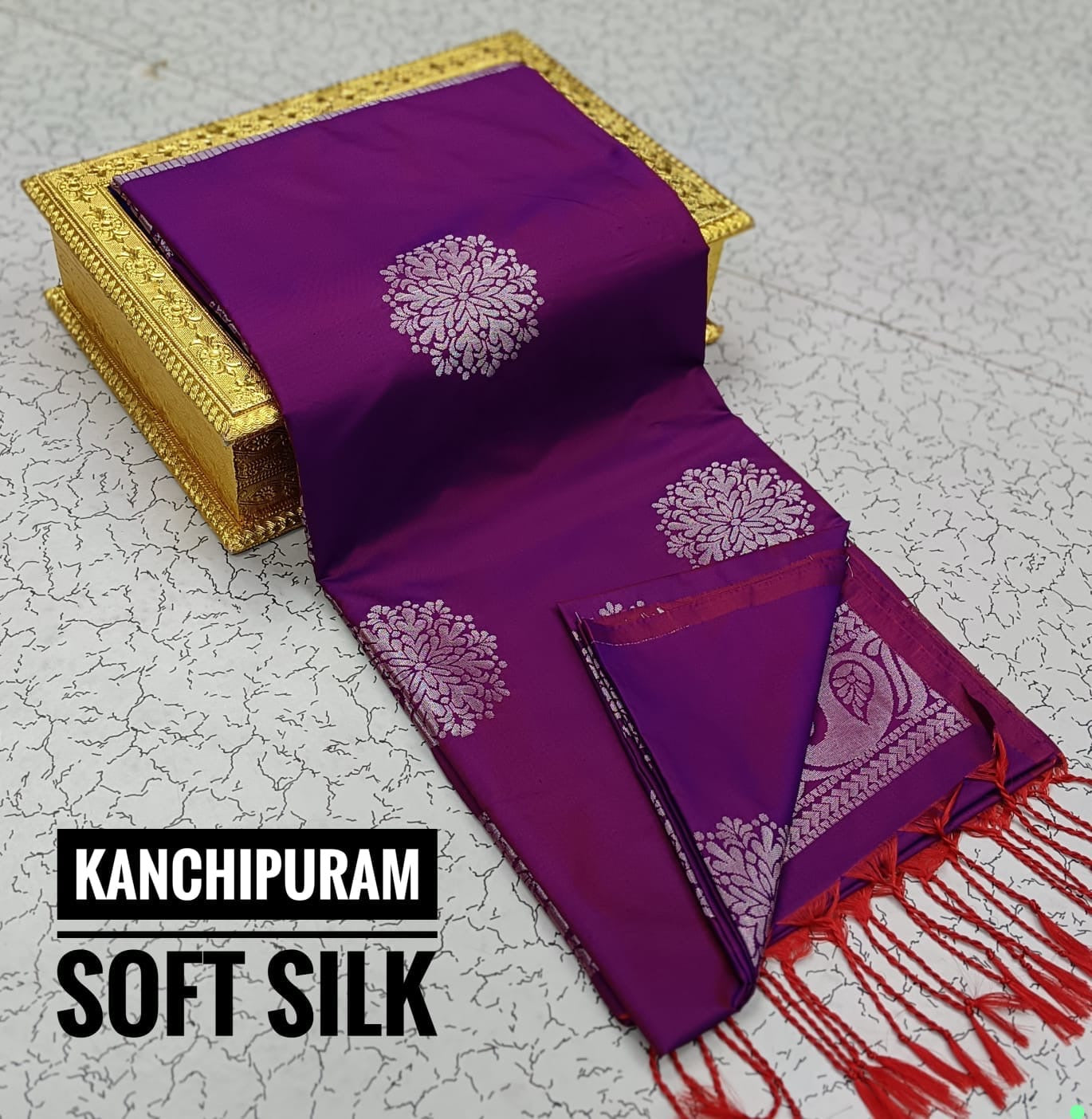 Kanchipuram Soft Silk Saree – Dual Tone Elegance