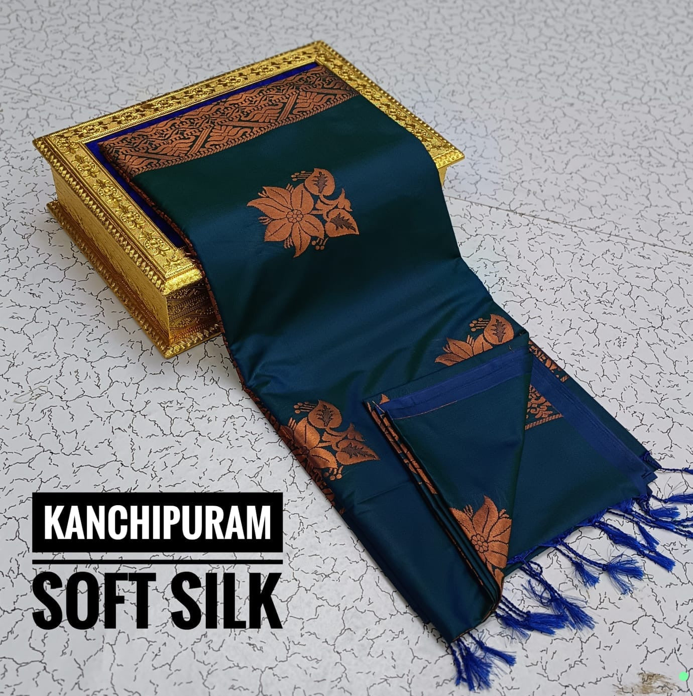 Kanchipuram Soft Silk Saree – Dual Tone Elegance